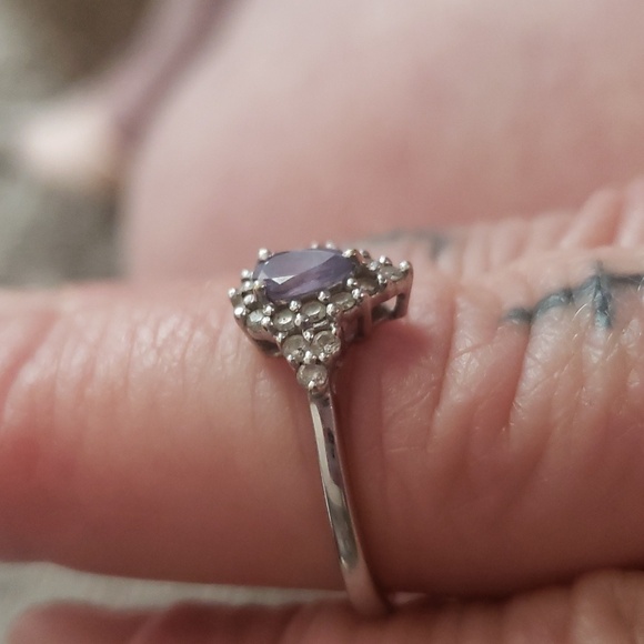 Ring - Picture 2 of 3